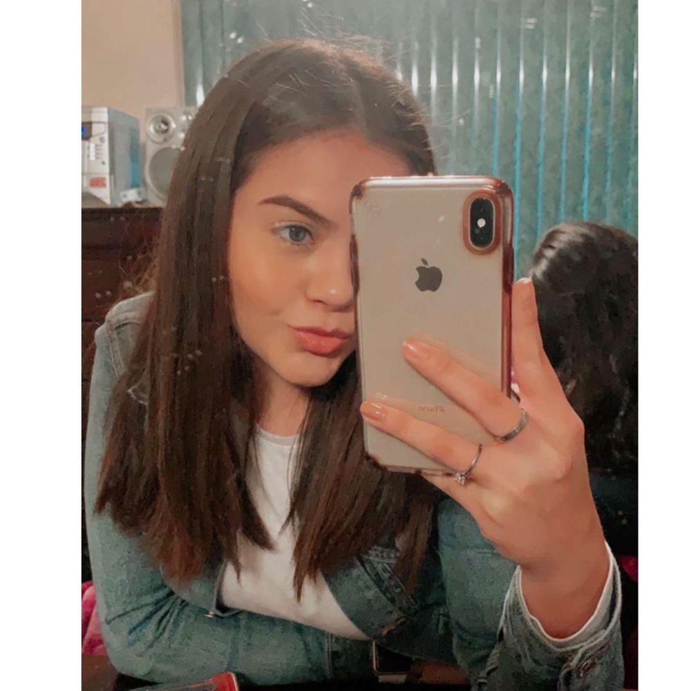 Meet your Posher, Leslie